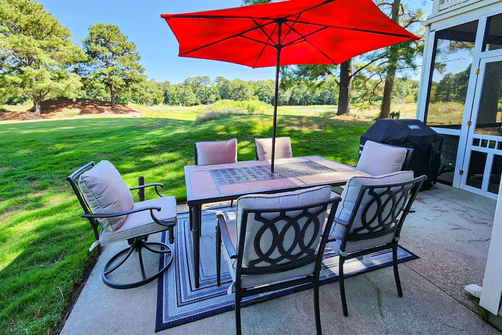 Coastal resort with pool, golf, fireplace, W/D, sunroom & beach access