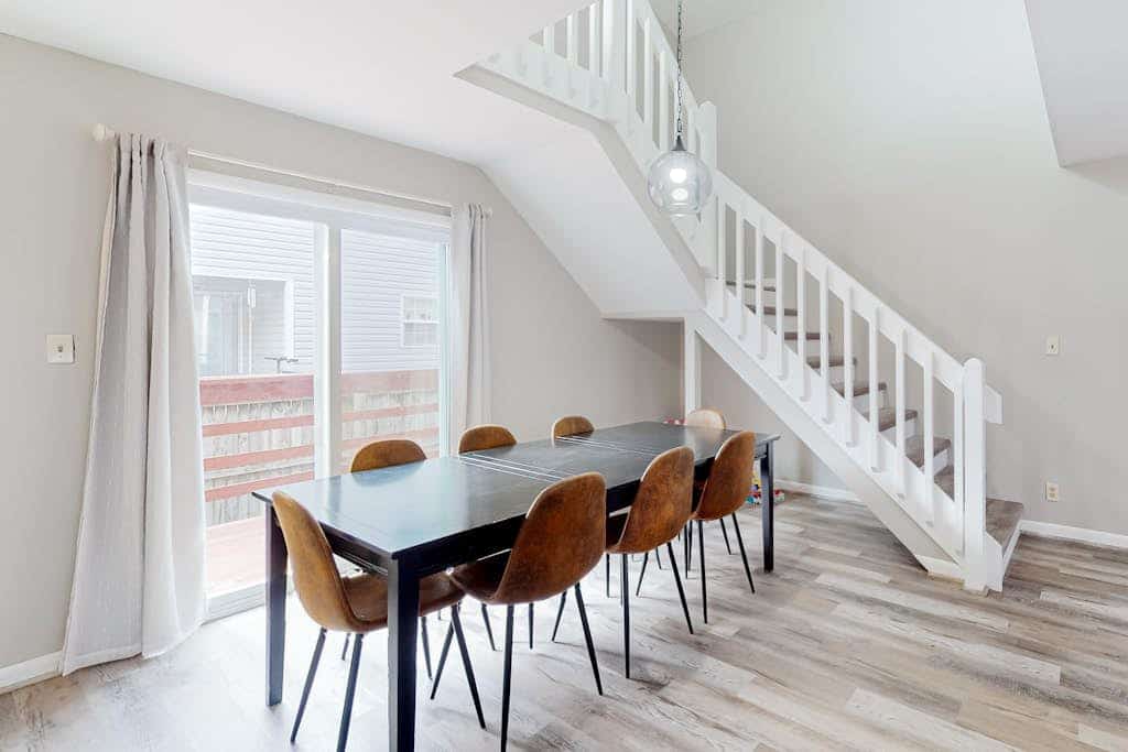 Dog-friendly townhouse near beach with deck, streaming, washer/dryer, & AC