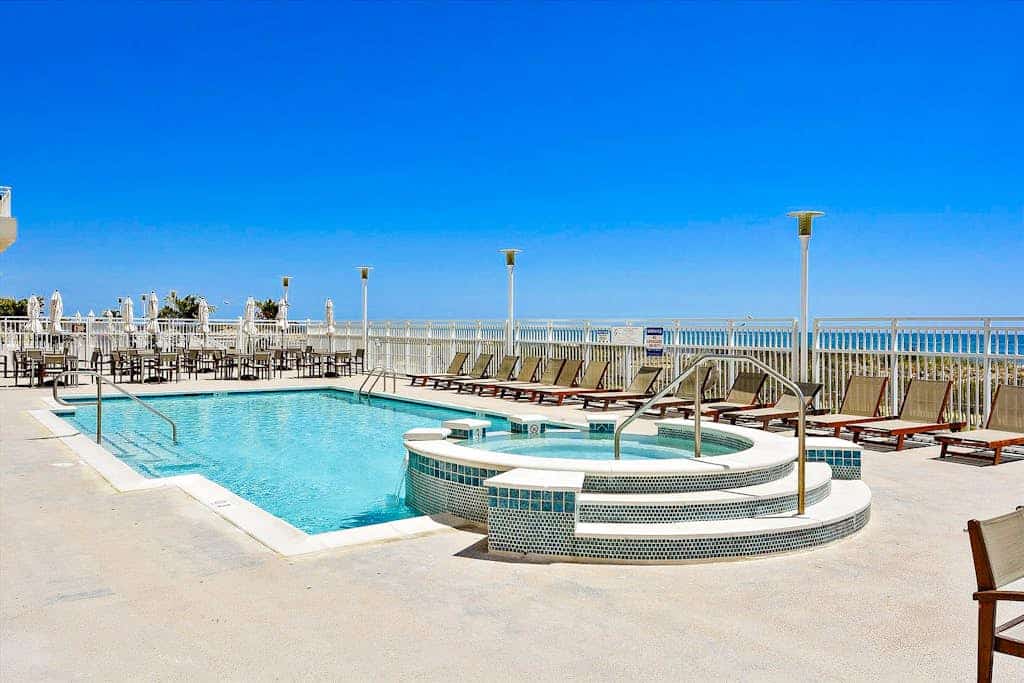 Luxury beachfront condo w/shared indoor & outdoor pools, free WiFi & ocean views