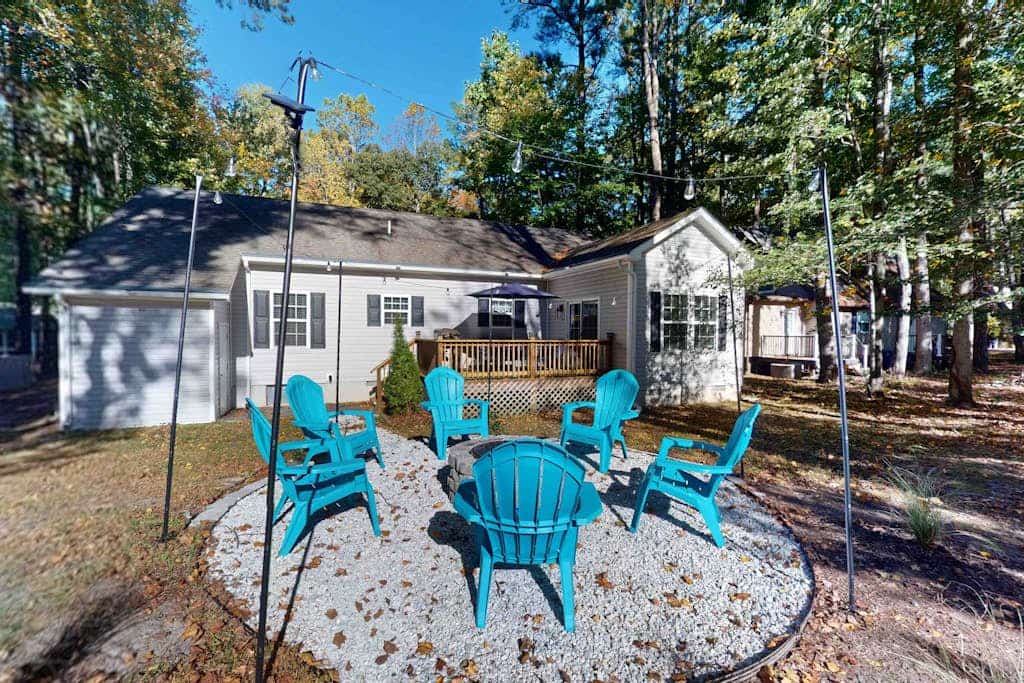 Spacious Ocean Pines home w/deck, grill, fire pit, games, WiFi, wash/dryer & AC