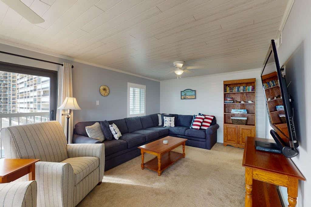 Stunning ocean-front and ocean-view condo with pools and sports courts