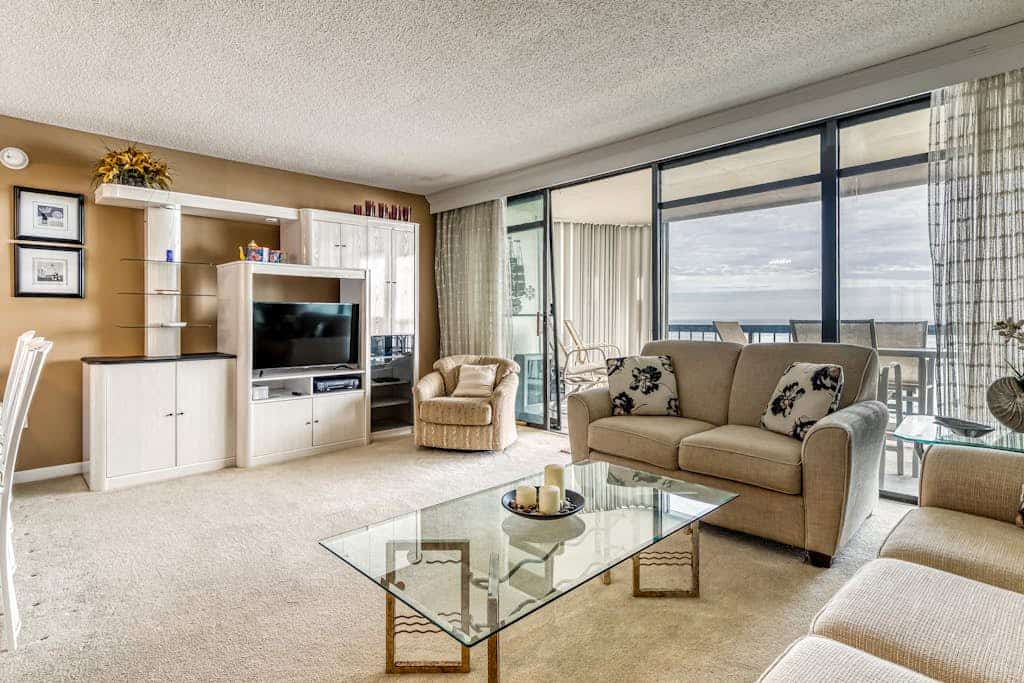 Deluxe condo with oceanfront balcony