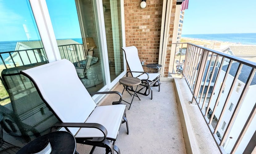 Stunning Beachfront Condo with Shared Pool, Private Balcony & Fast WiFi