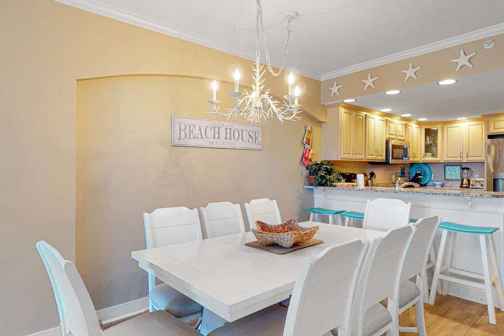 Oceanfront Condo w/Free WiFi, Shared Pool & Hot Tub, Ocean View, AC, Private W/D