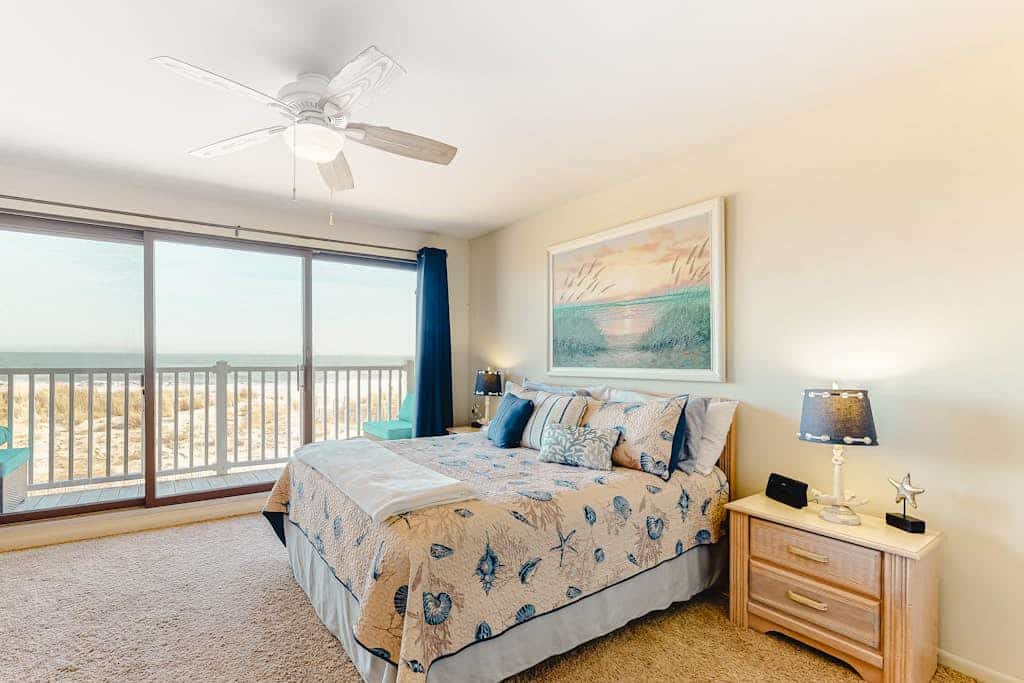 Oceanfront, Multi-Level Townhome with Decks, Beach Access & Washer/Dryer