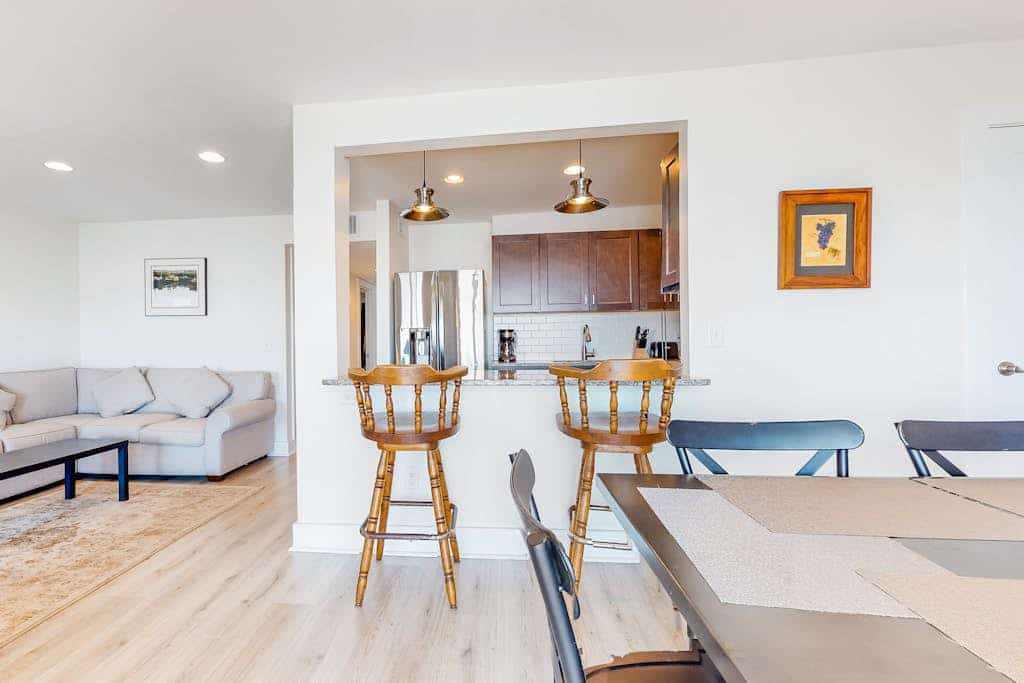 Waterfront Getaway w/ Free WiFi, a Furnished Balcony, Central A/C, & a Boat Dock