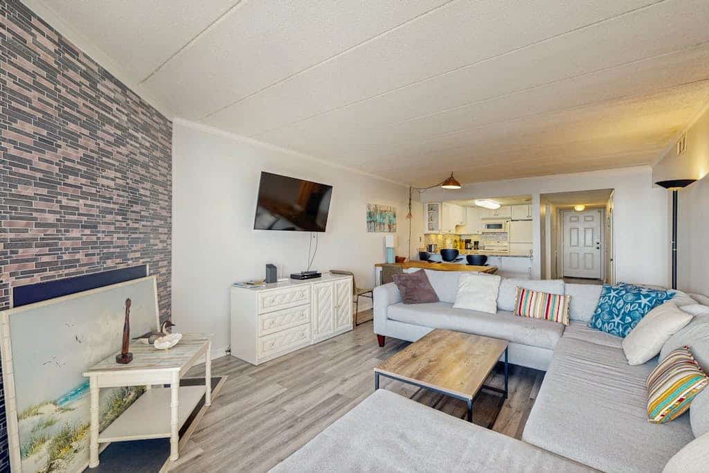Oceanfront Amber Waves Condo w/Shared Outdoor Pool, AC, WiFi, W/D, Ocean View