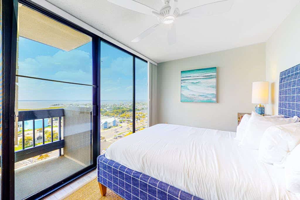 Oceanfront Century I Condo w/ Ocean & Bay Views, W/D, AC, WiFi, Shared Pool/Gym