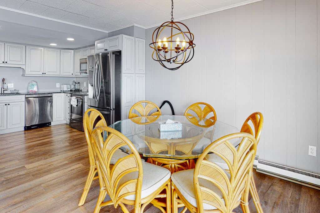 Oceanfront Calypso Condo w/ WiFi, Ocean View Balcony, W/D & Shared Pool