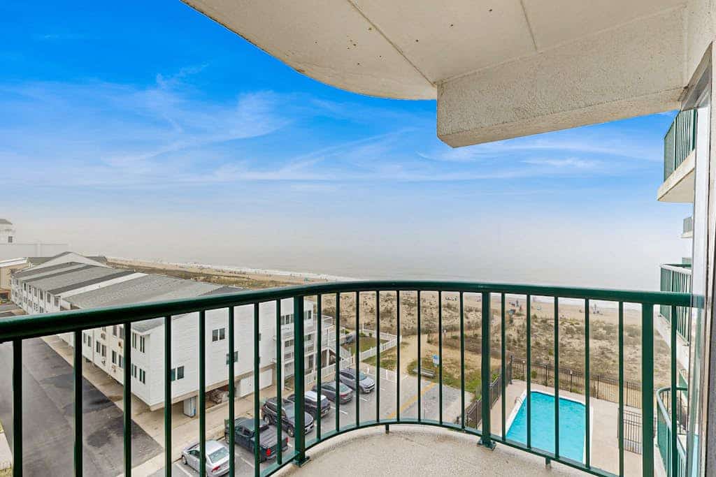 Beachy Getaway Steps From Water w/Shared Pool, WiFi, AC, & Private Washer/Dryer