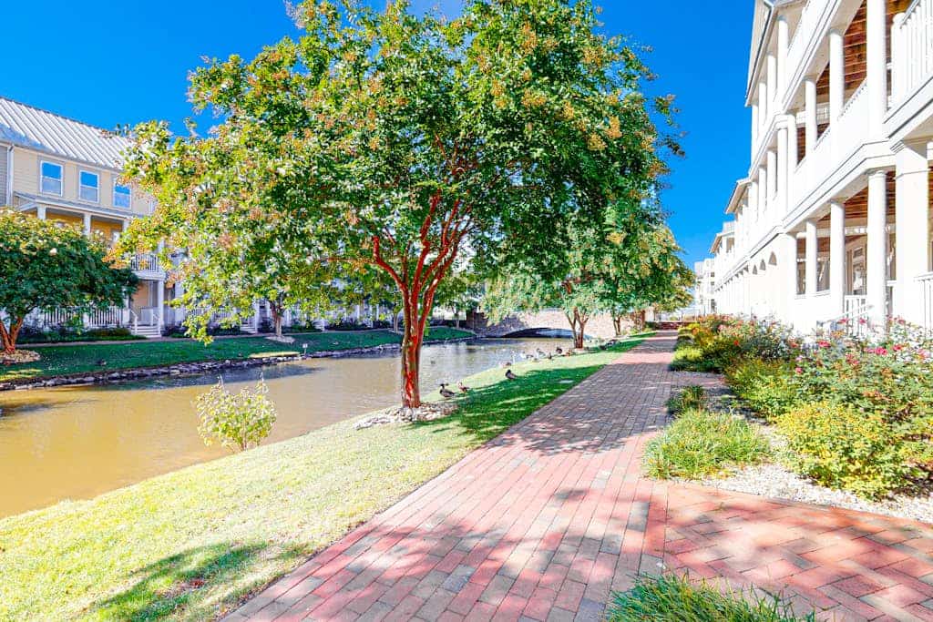 Townhome w/ Canal & Bay Views, 2 Wrap-Around Decks - Walk to Pools/Beach