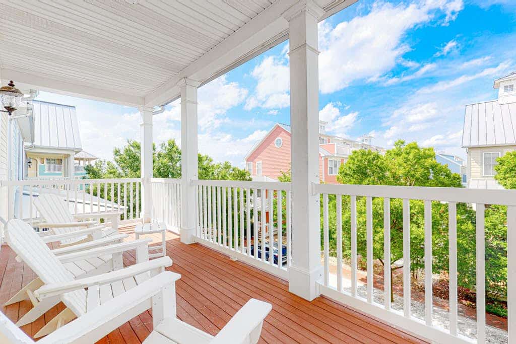 Large & Beautiful House w/Shared Pool, Water Views, WiFi, AC, W/D