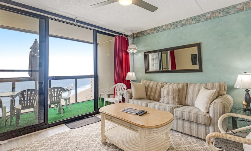 Oceanfront escape with beach access, pools, sauna, tennis, & fitness room