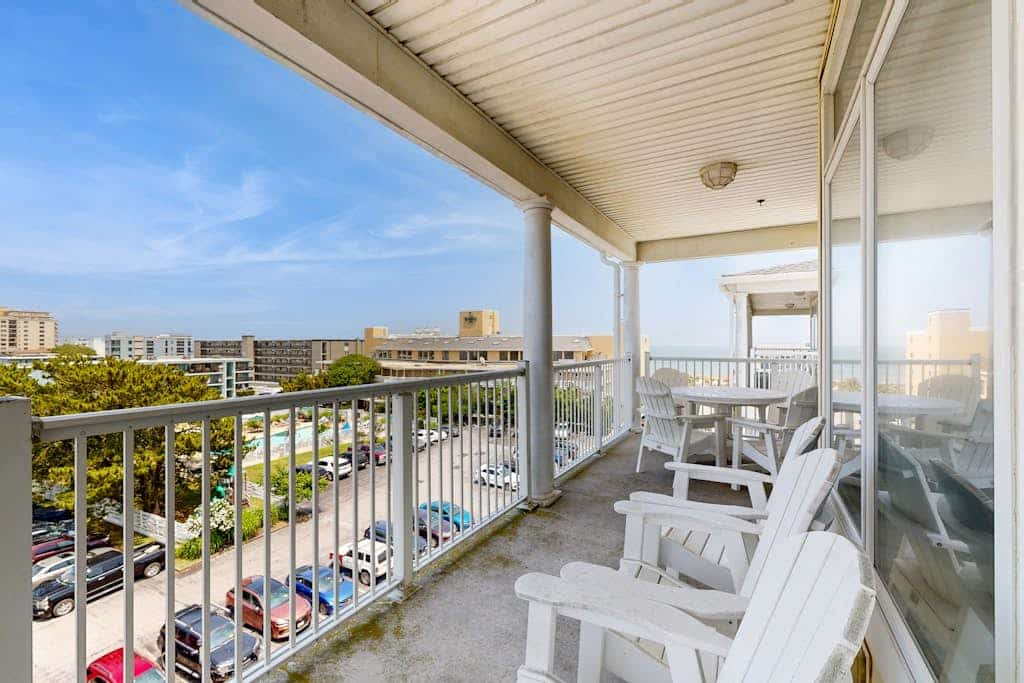 Luxury Key Largo Penthouse w/ Ocean View, WiFi, AC, W/D - 1/2 Block to Beach