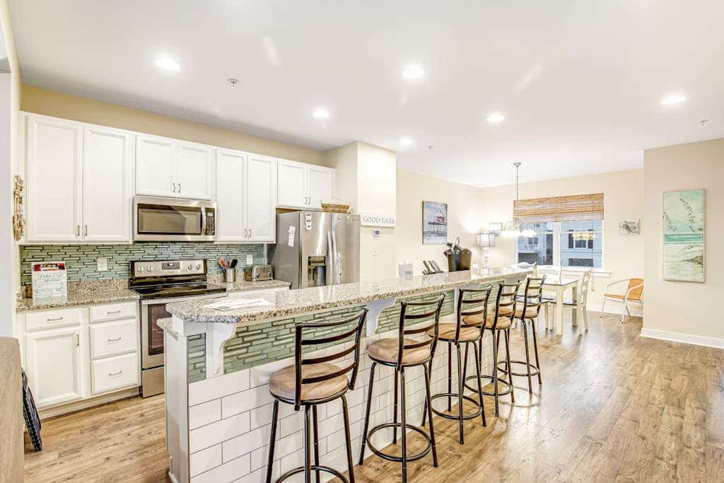 Seaside Village Townhouse w/Private W/D, Shared Pool, WiFi, AC - Soak Up The Sun