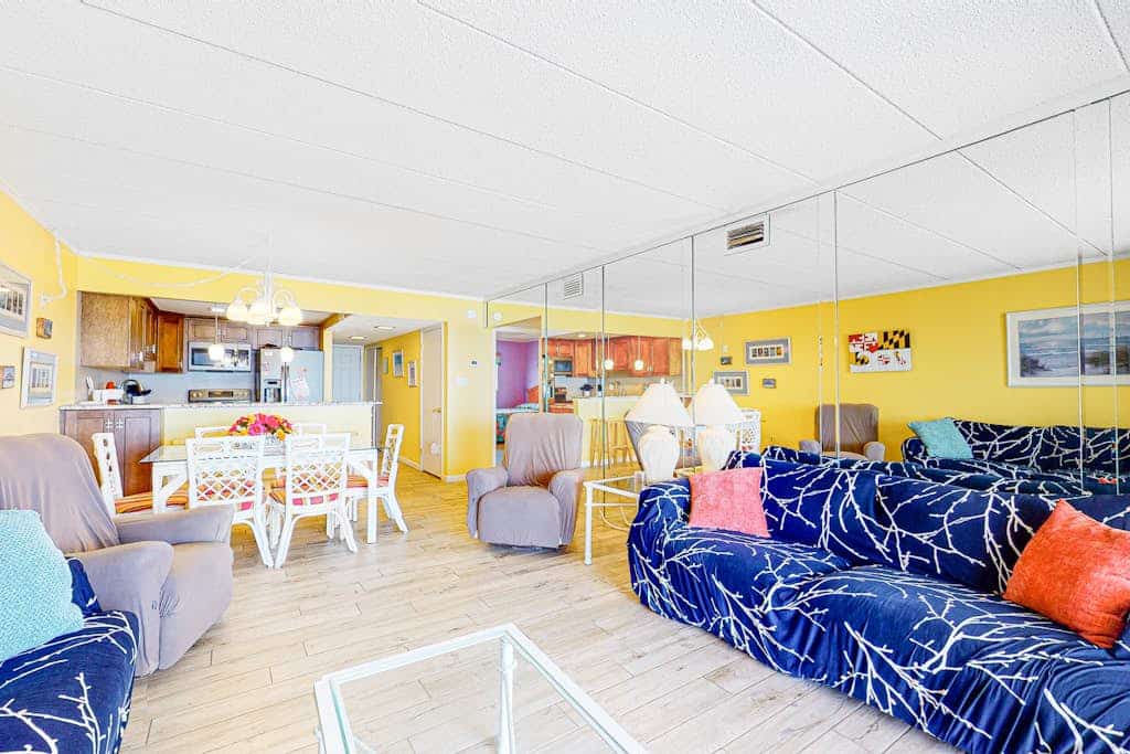 Oceanfront Mooring Condo w/ Ocean View, WiFi, W/D, AC - Relax and Unwind