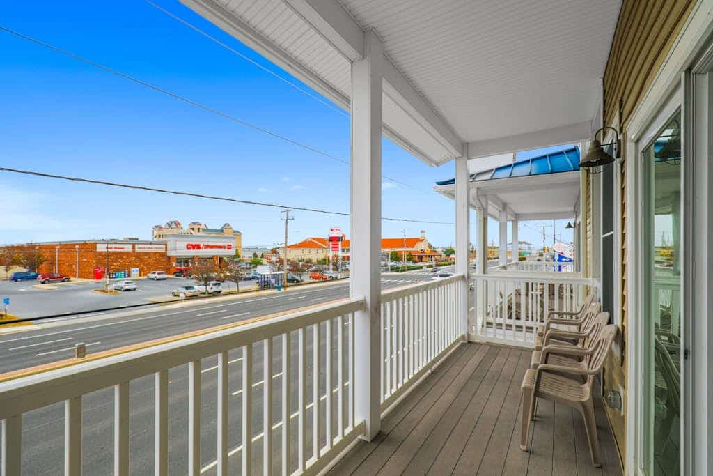 Sparkling Family Townhouse w/Private Balcony/Washer/Dryer/Free WiFi/Central AC