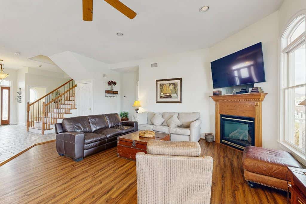 Bayfront home with WiFi, fireplace, & pool
