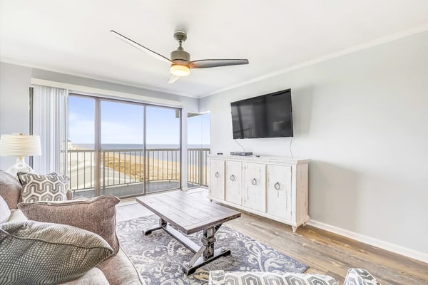 Beachfront Condo w/Water Views, Central AC, WiFi, Shared Pool - Next to Beach