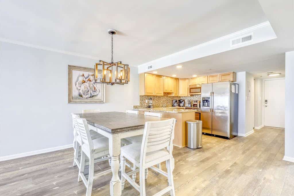 Beachfront Condo w/Water Views, Central AC, WiFi, Shared Pool - Next to Beach