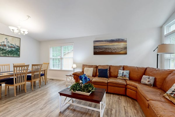 Eastern Shore Getaway with Screened Porch, WiFi & Access to 5 Pools & Beach Club