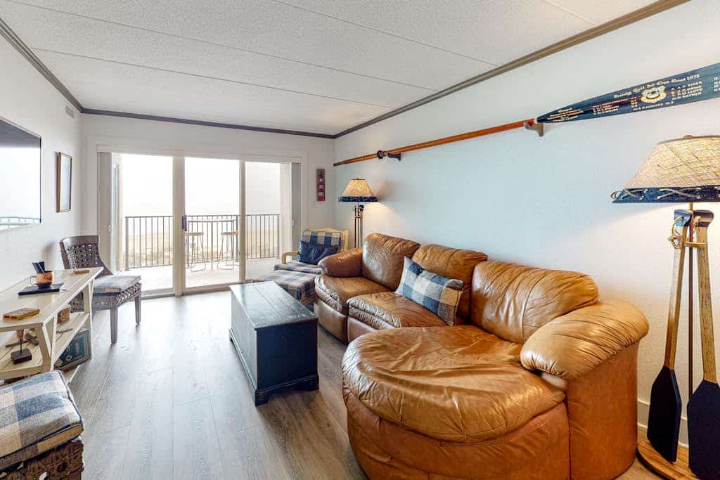 Oceanfront Condo w/ Balcony & Great Views