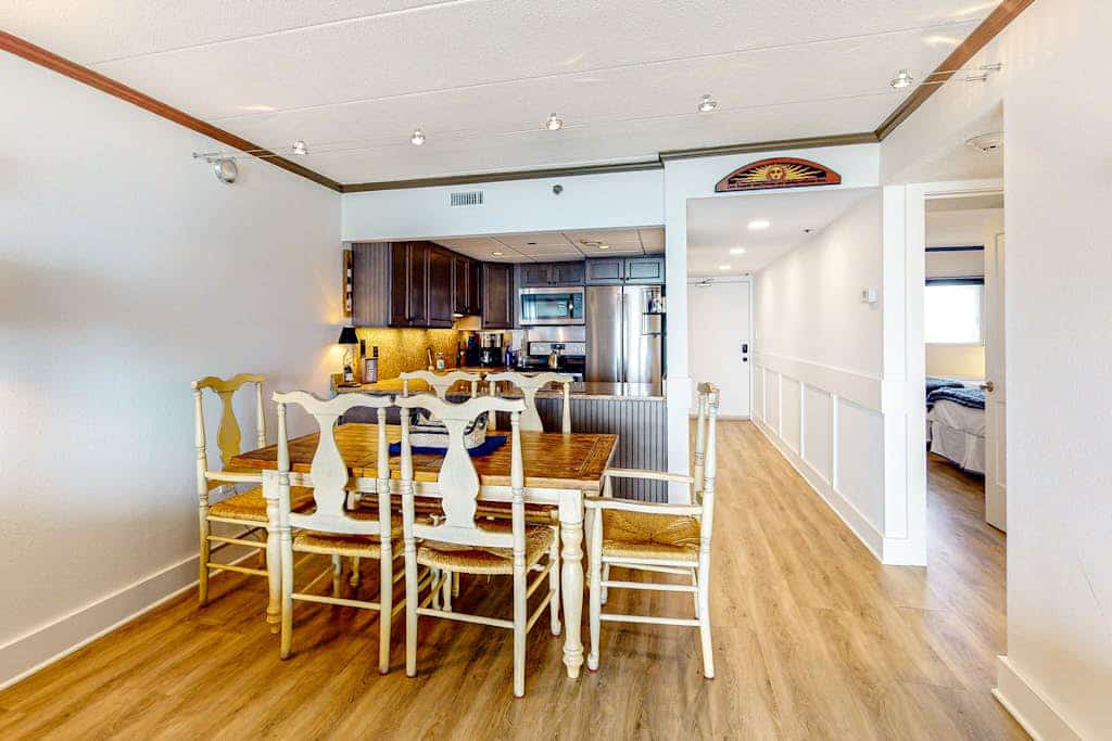 Oceanfront Condo w/ Balcony & Great Views