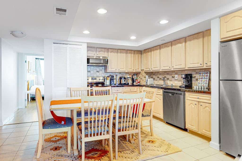 Oceanfront Century I Condo w/ Ocean View, WiFi, Washer/Dryer, AC, Shared Pool