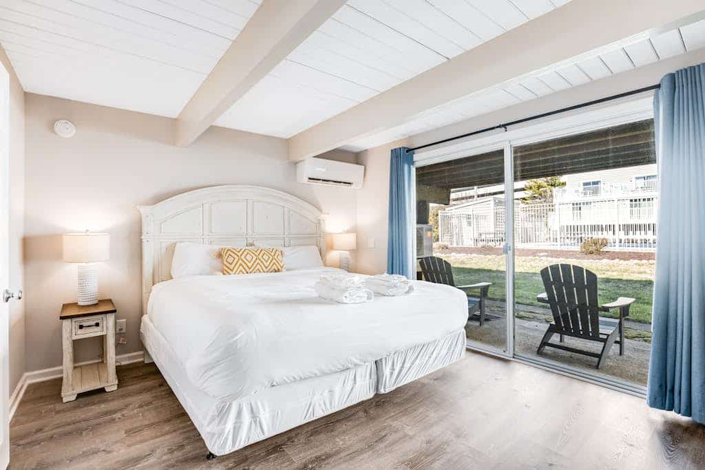 Spacious townhouse with ocean view, private beach area, pool access, W/D & AC