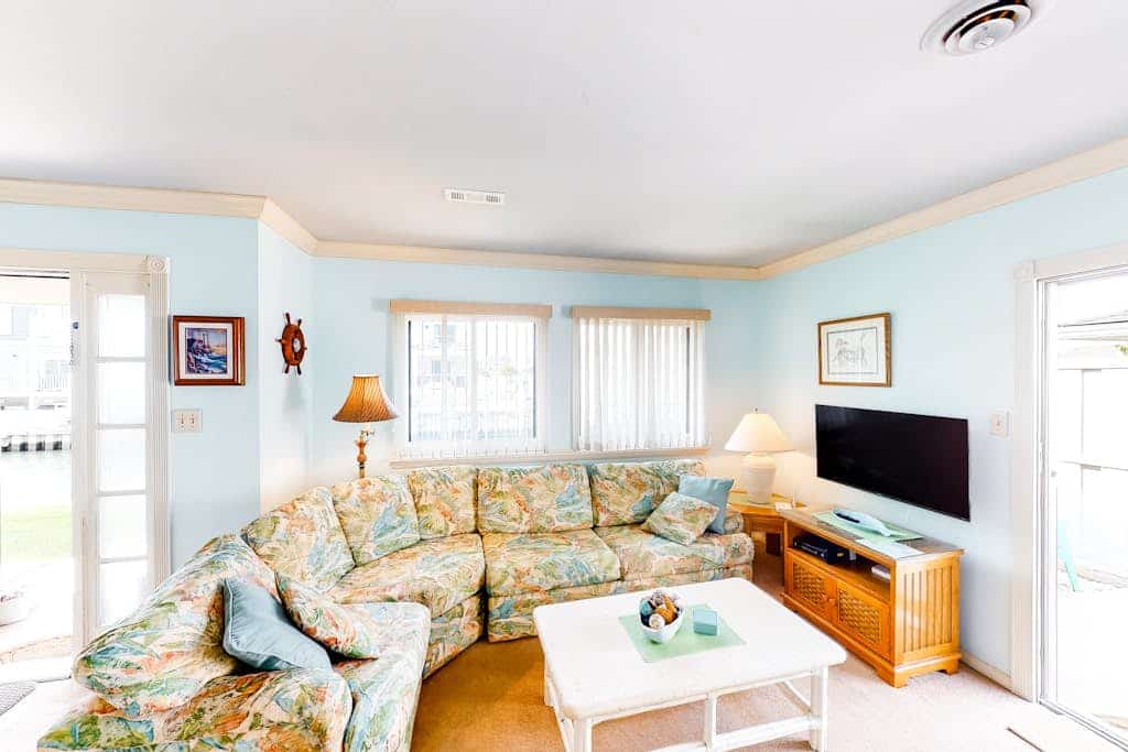 Canal-Front Retreat w/ Pool - Walk to Beach & Restaurants