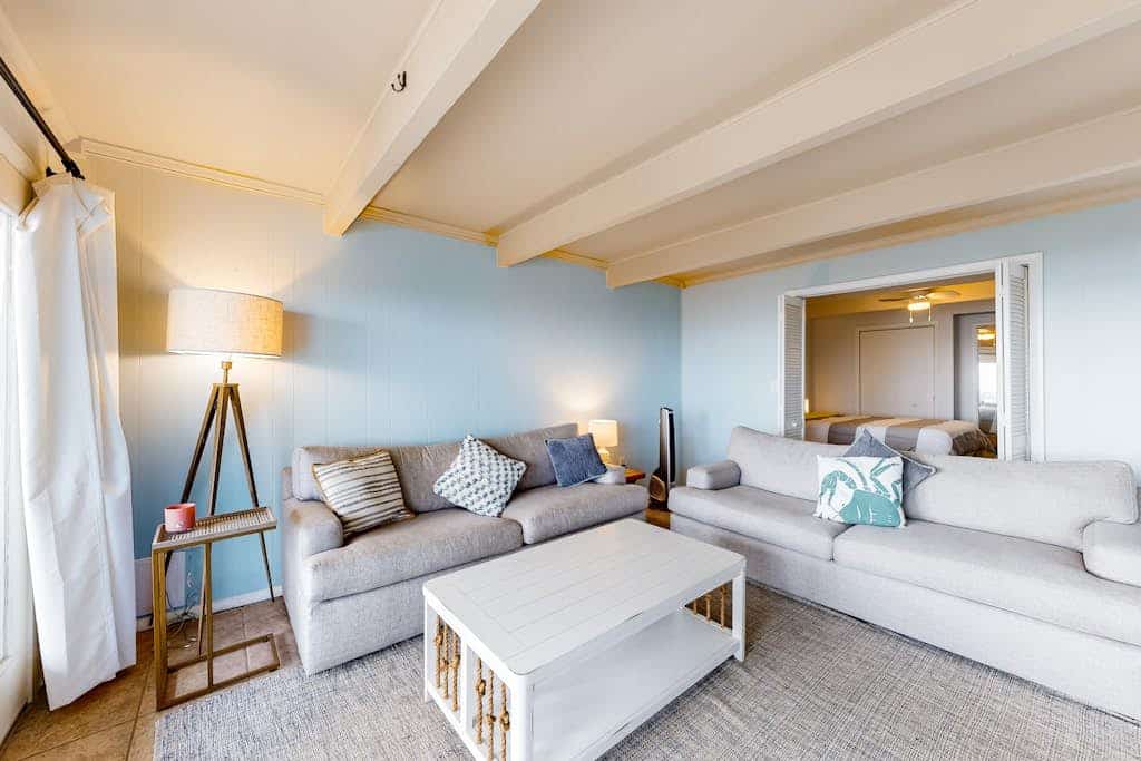 Oceanfront condo with beach access, spacious deck, full kitchen & private W/D