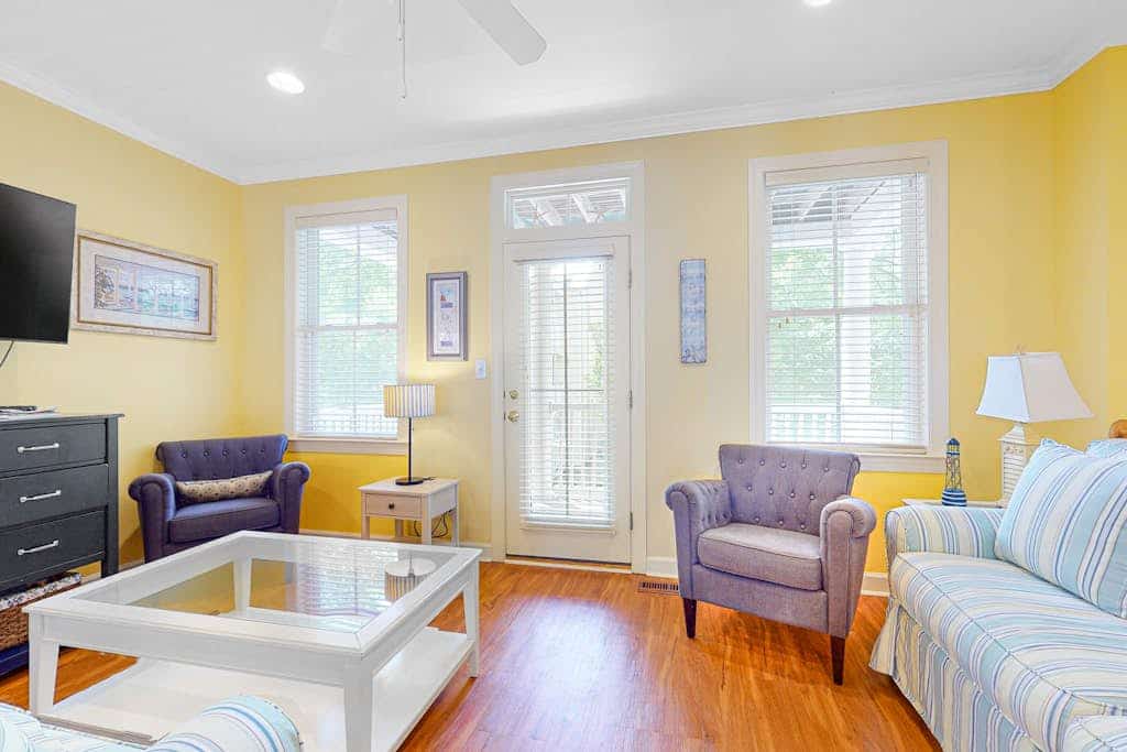 Sunset Island Townhouse w/Private W/D, WiFi, Shared Pool, AC - Relax and Unwind