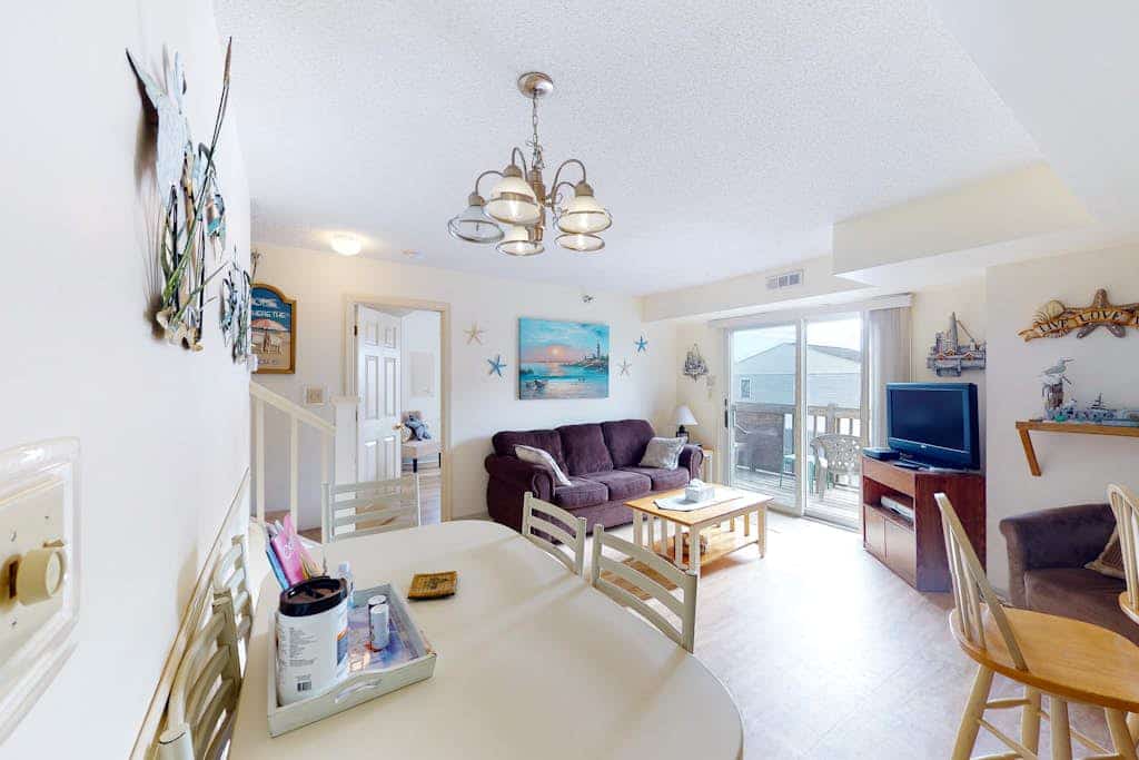 Two-Level Condo with Balcony, Central AC, Washer/Dryer & WiFi - Near the Beach