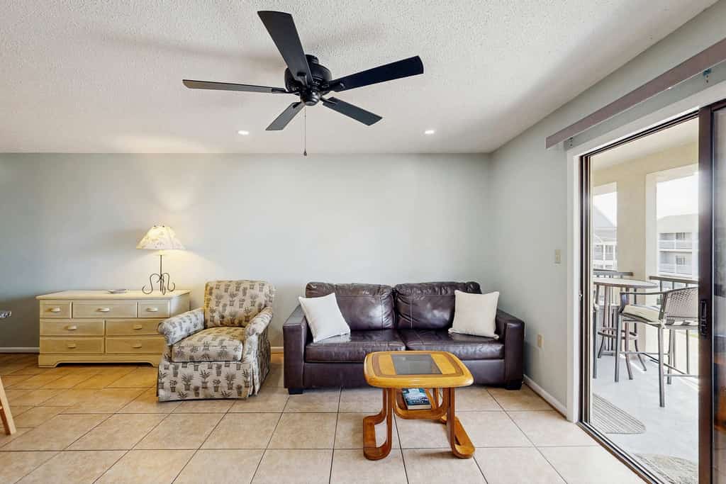 *NEW OWNER 2026* Ocean View Condo on Beach Block w/ AC