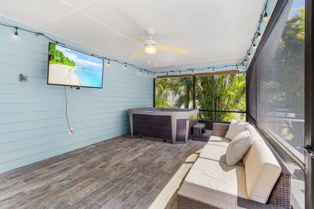 Spacious coastal Pet friendly home close to beaches and shopping.