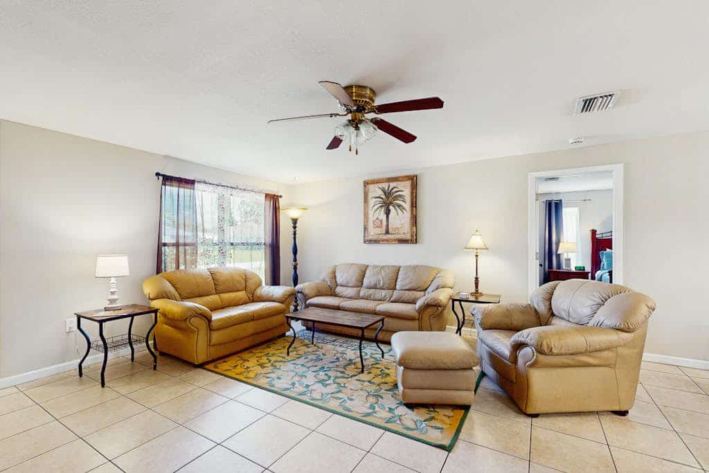 Family and dog friendly pool home, close to beaches, harbor and river