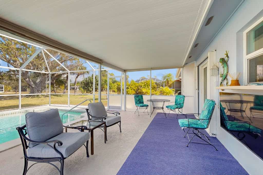Coastal home with private, saltwater pool, gas grill, and internet