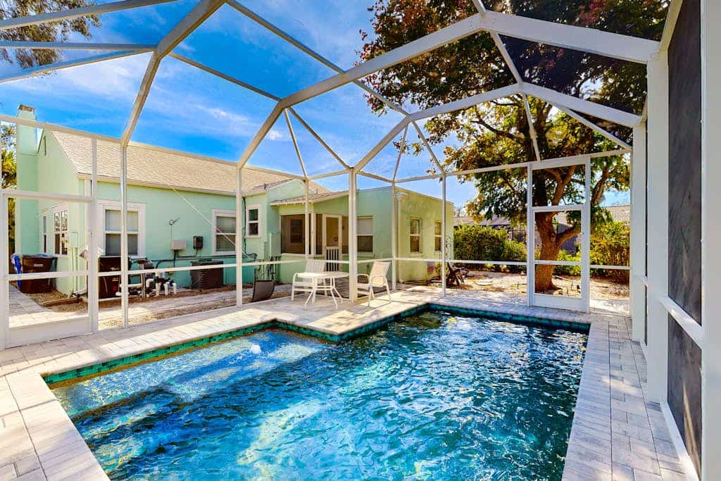 Dog-friendly duplex with outdoor living - walk to beach & downtown
