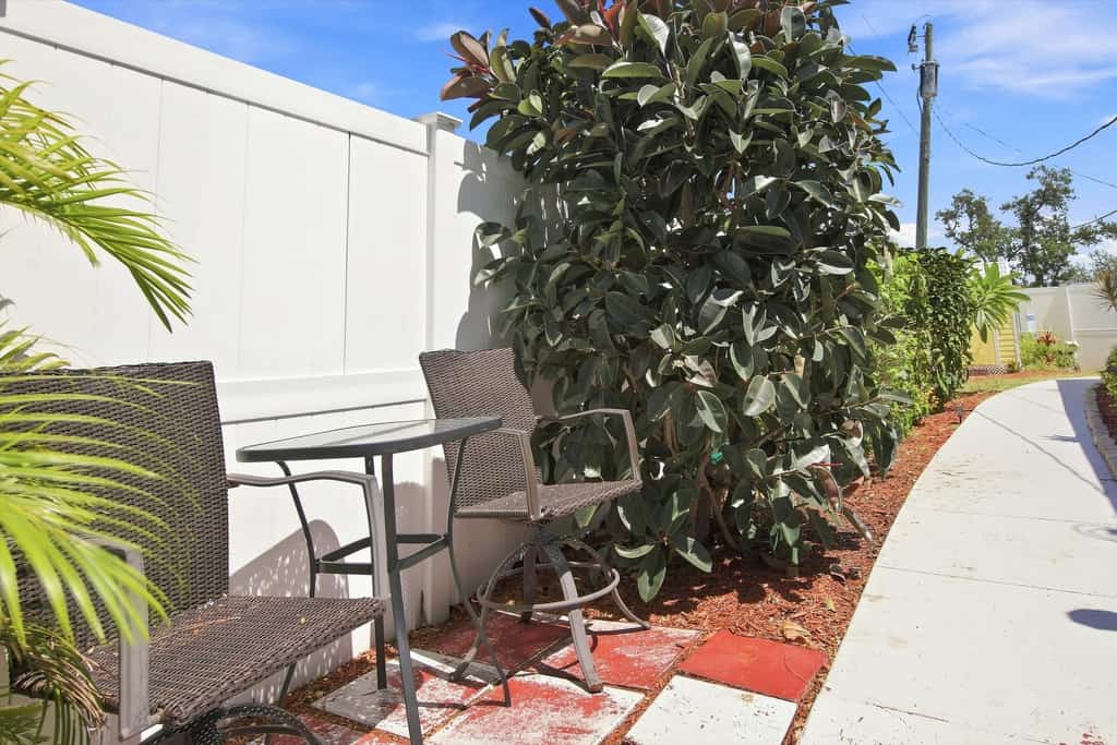 Dog-friendly and Snowbird friendly close to beaches!