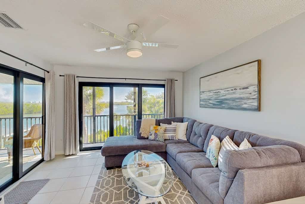 Relaxed island condo with private beach & bay access, pool