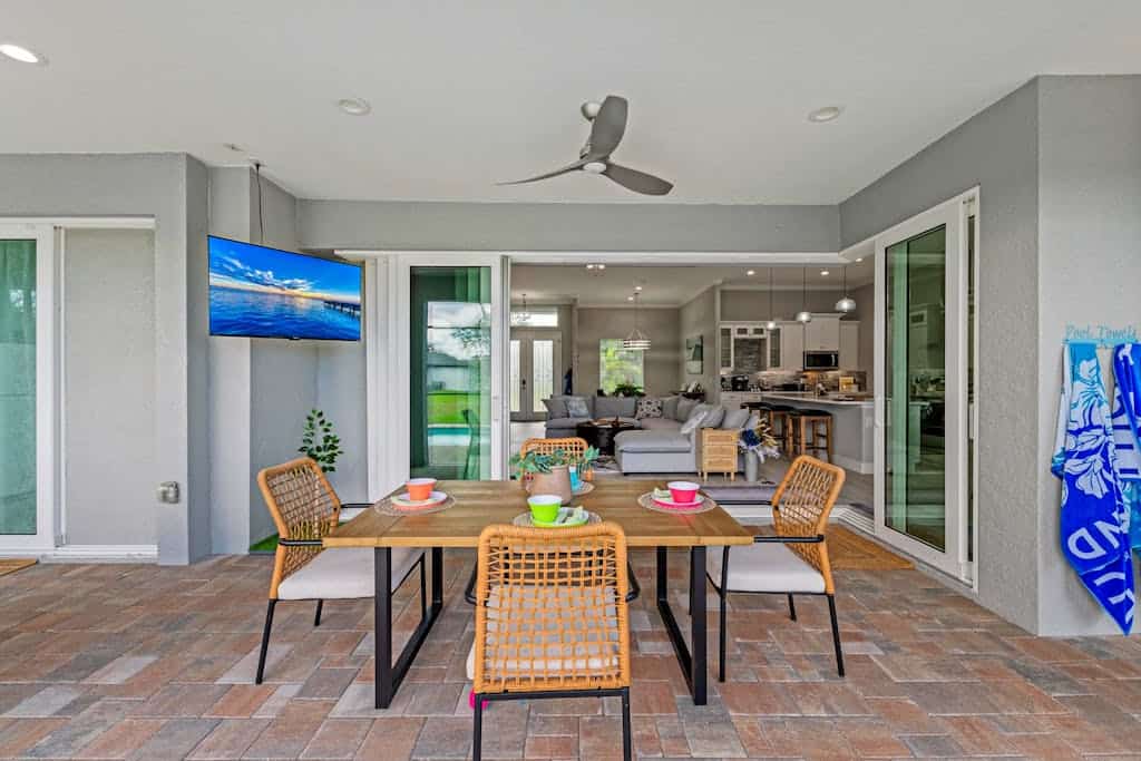 Dog friendly home with private pool, lanai, family games, and internet