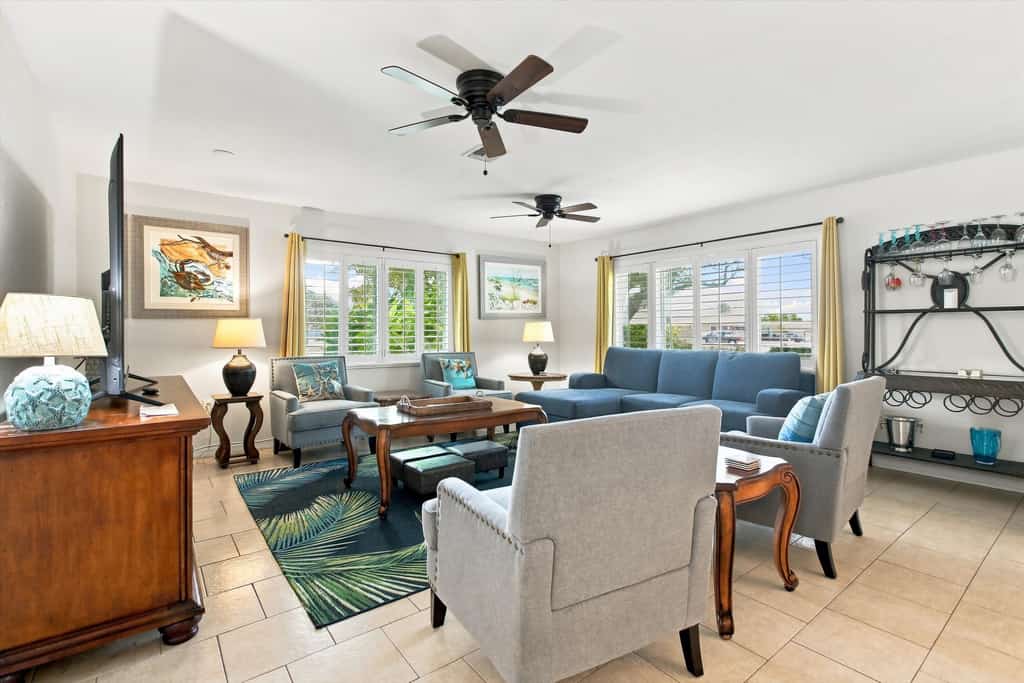Spacious property with separate living quarters, pool, & lanai - dog-friendly
