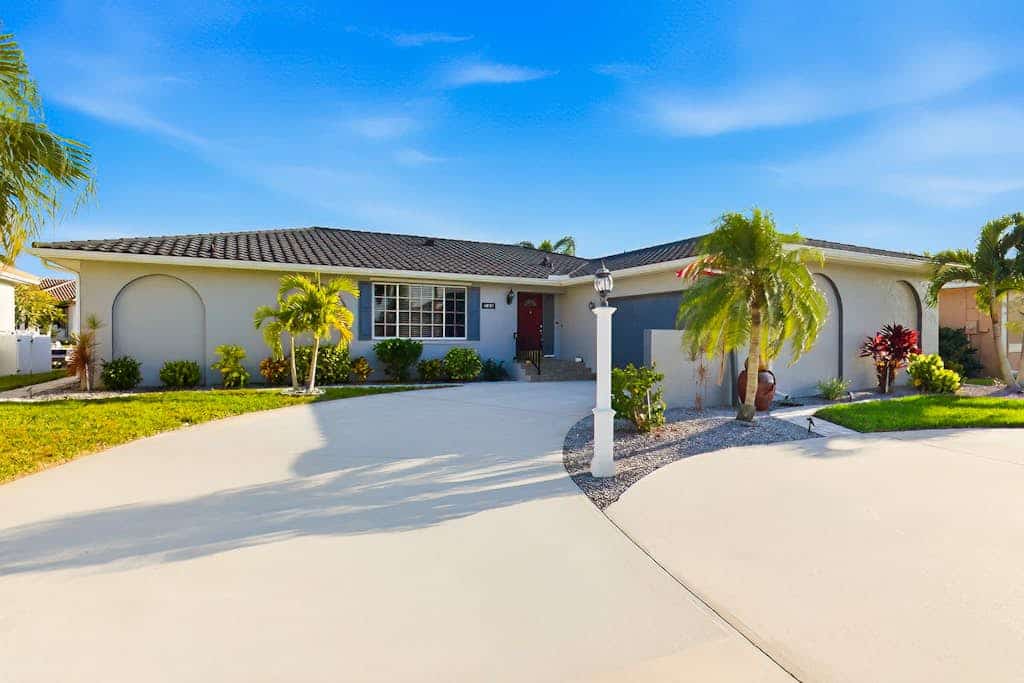 Waterfront home, with private pool and lanai, Gulf access with fishing dock