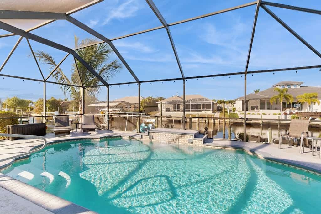 Immaculate home w/ in ground pool, wifi, sundeck and Gulf access