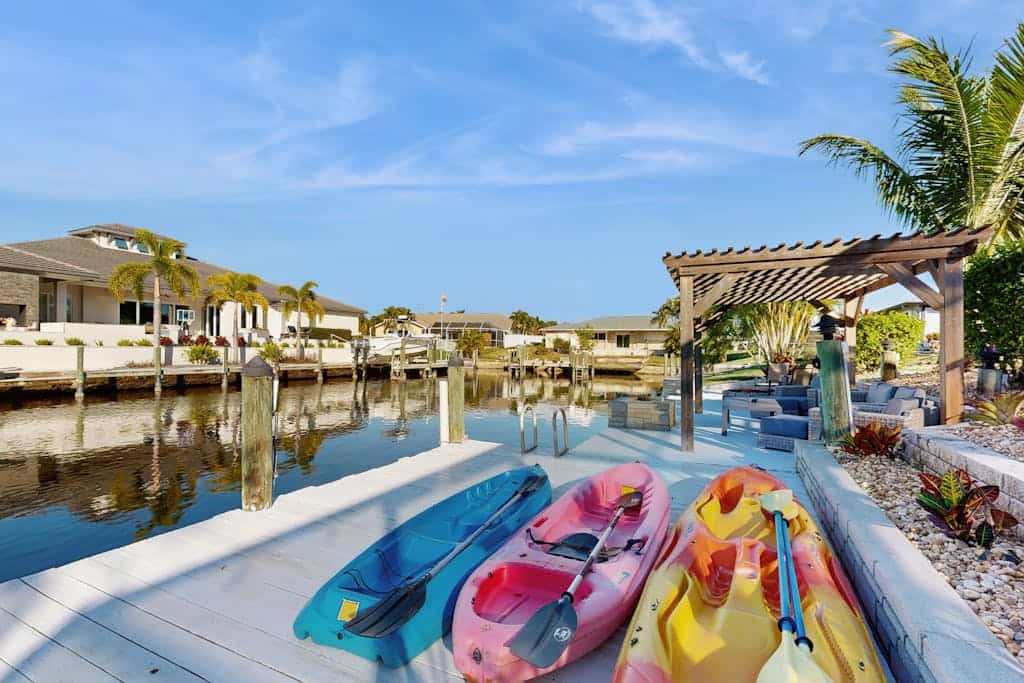 Immaculate home w/ in ground pool, wifi, sundeck and Gulf access