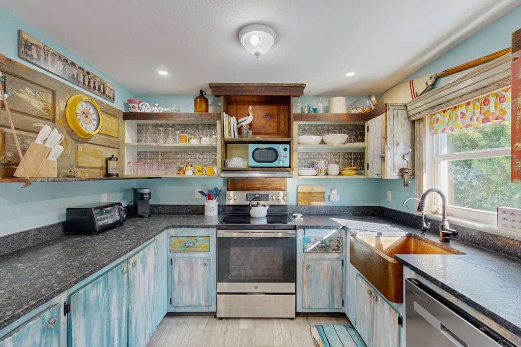 Ground floor, dog-friendly home with access to beautiful Gulf beaches and trails