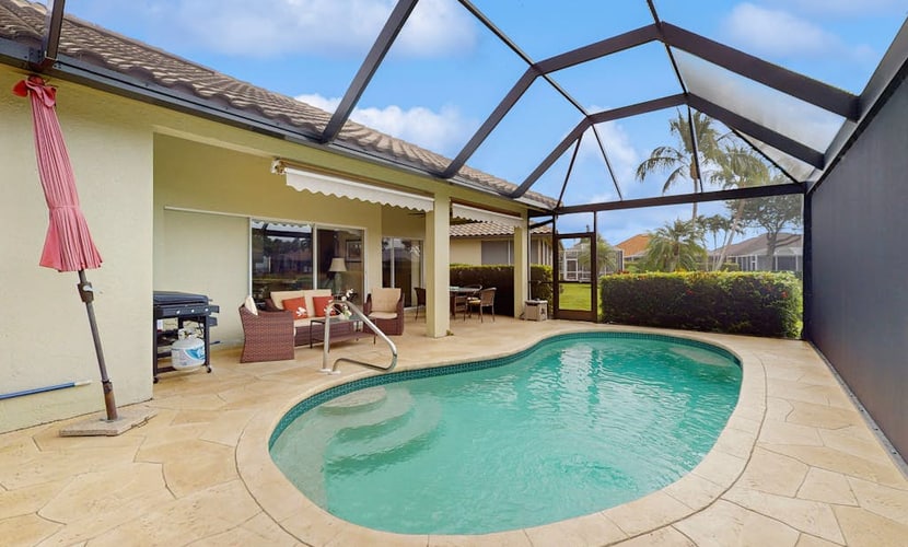 Beautiful home w/ heated in ground pool, wifi, dog-friendly, and sundeck