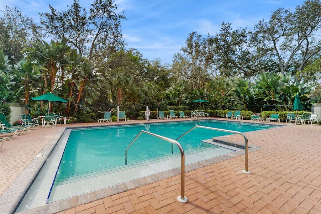 Quaint condo w/private patio, wifi, & access to community amenities