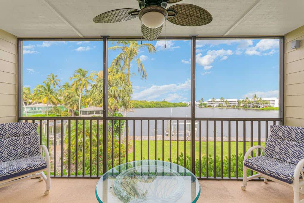 First-floor, snowbird-friendly townhouse w/ shared pool, WiFi, central AC, & W/D