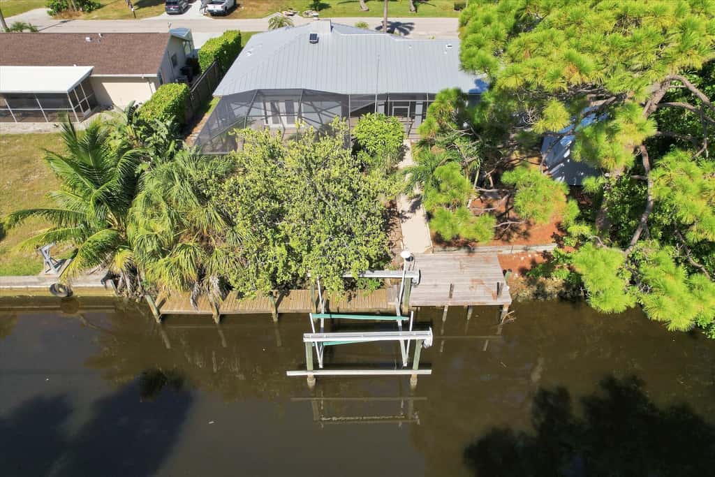 Bonita's Riverfront Retreat